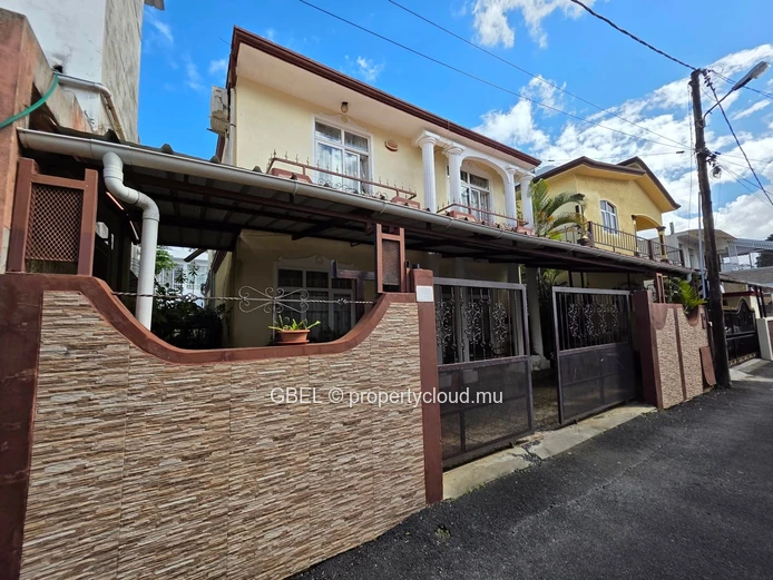 House For Rent – Belle Rose