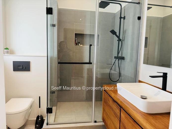 Stunning Sea Views – Exquisite 3-Bedroom Apartment