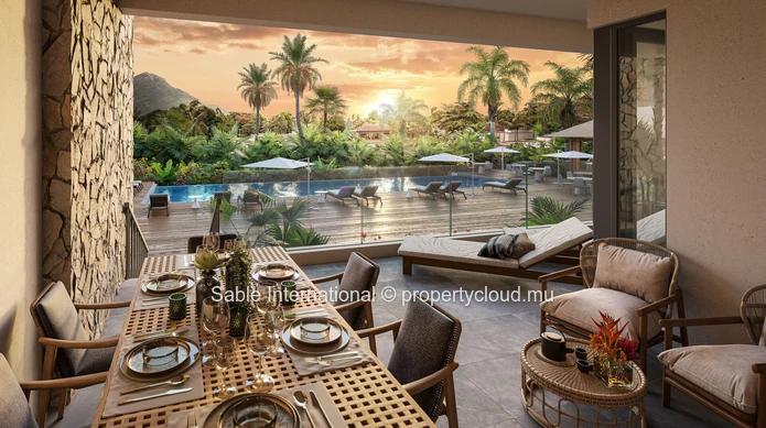 Luxurious Beachfront Apartment with Private Pool in Flic en Flac - 171m² - Fully Furnished - Sea Access 