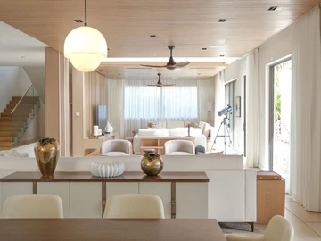 6 Bedroom Villa