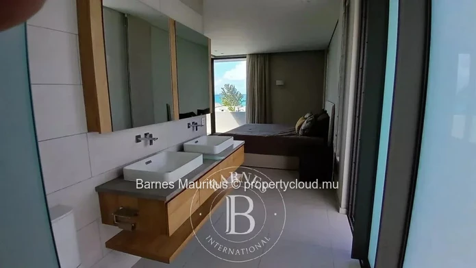 CAP MALHEUREUX - Beach front penthouse - 2 bedrooms