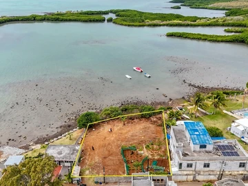 For Sale - Plot Of Land (Near The Sea) - Poudre D'or Hamlet 