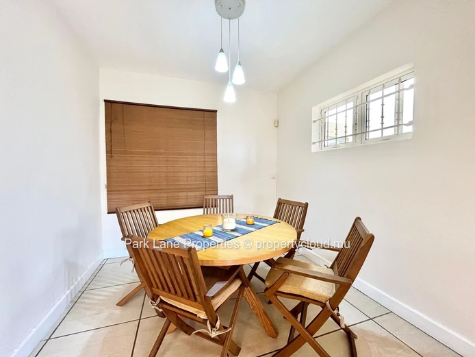 Maison familiale spacieuse de 4 chambres à Quatre Bornes