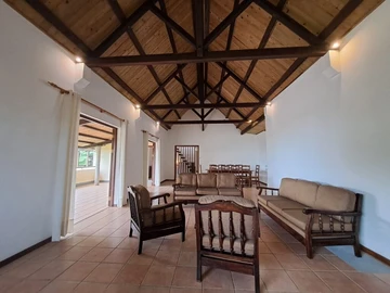 6 Bedroom House