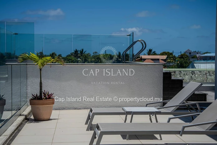 4 Bedroom Penthouse with Panoramic Sea View