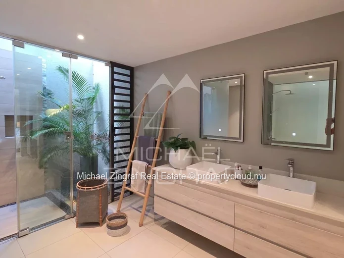 Exceptional Contemporary Villa in the Heart of Pereybere