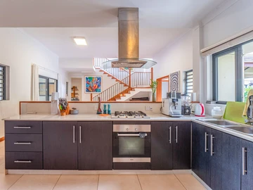 5 Bedroom Villa