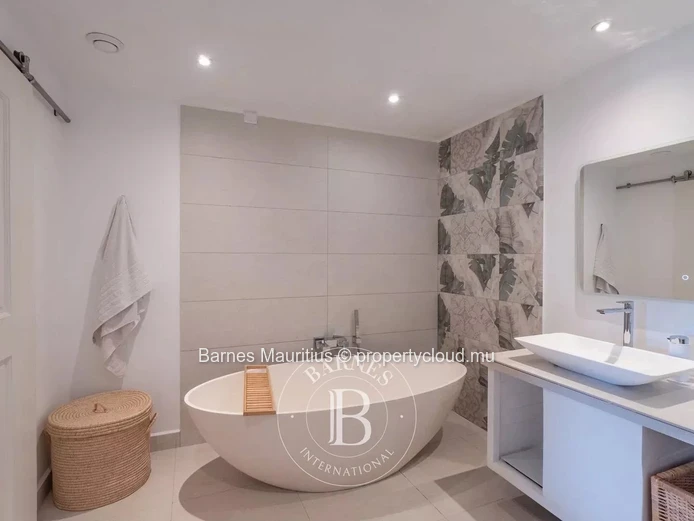 RIVIERE NOIRE - Beau duplex de standing - 3 Chambres
