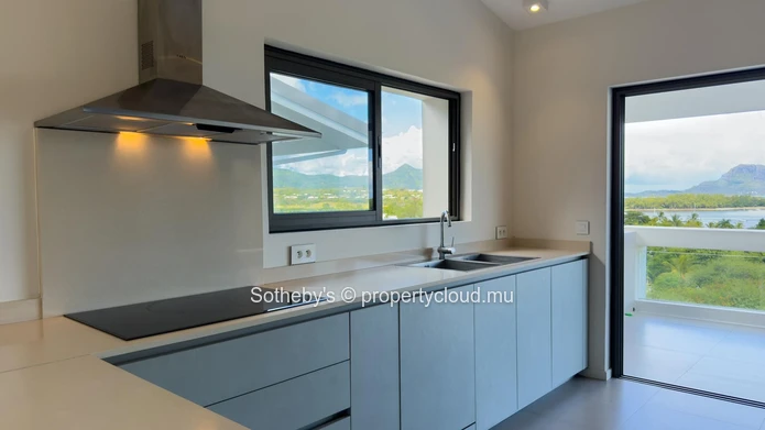 Sea View Spotlight
