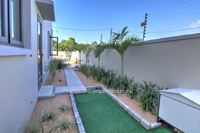 New 3-bedroom villa with modern amenities
