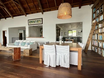 5 Bedroom Villa