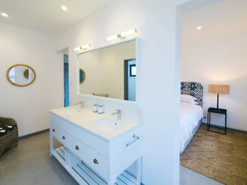 4 Bedroom Apartment