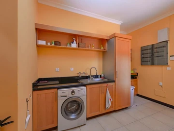 4 Bedroom Villa