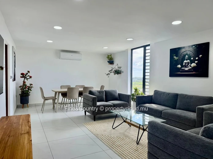For Sale – Penthouse with Private Pool & Rooftop