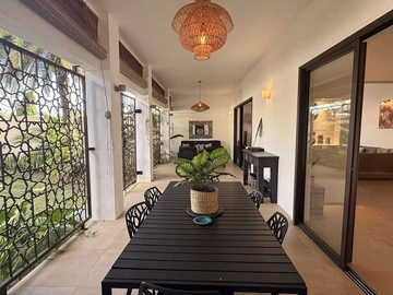 6 Bedroom Villa