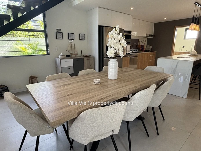 Péreybère - Modern 4-bedroom villa with private pool 