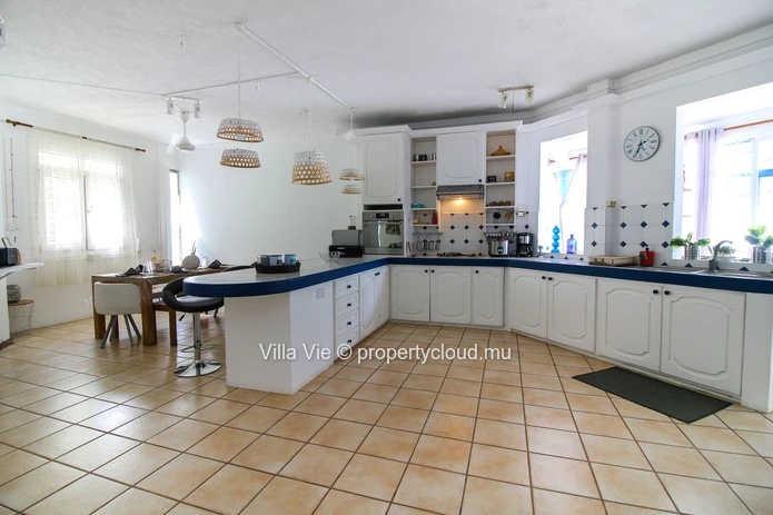 Pérèybere – Charming 4-bedroom house with a swimming pool (Sole Mandate)