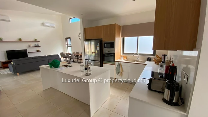 Elegant Newly Built Villa in a Highly Sought-After Area