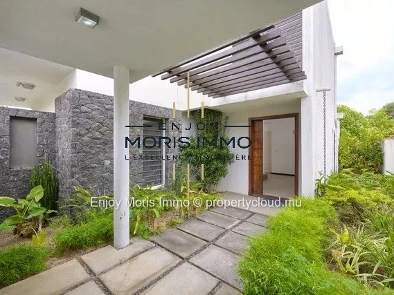 Villa with pool for rent in Trou aux Biches – Mauritius | 222 m² | 4 bedrooms | 3-minute walk from the beach