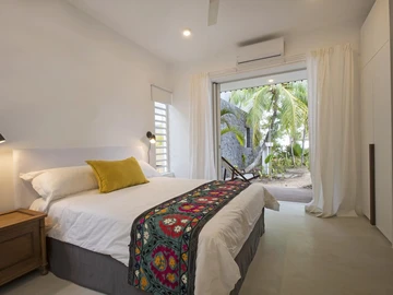 6 Bedroom Villa