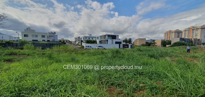 Terrain résidentiel de 22.51 Perches à vendre, Sodnac