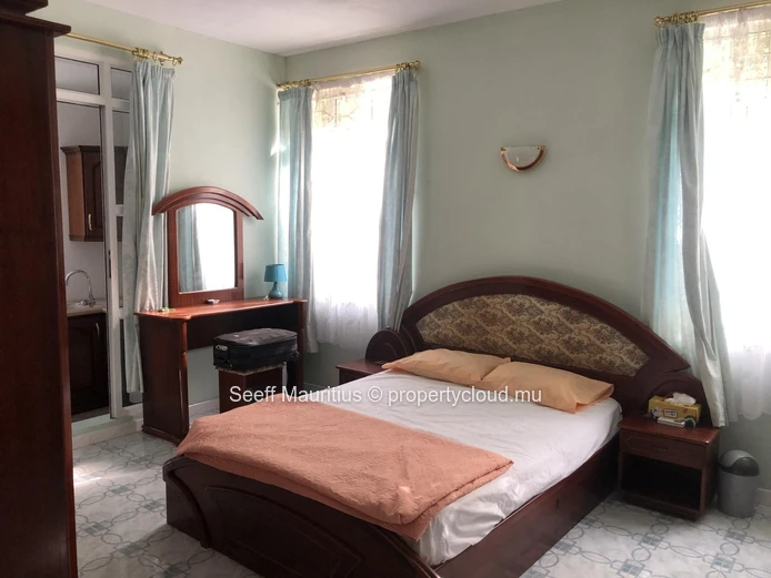 Spacious Family Villa Near Beach