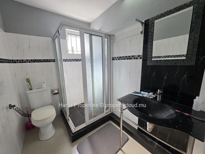 Beautiful 1st-floor duplex available for rent in a nice and secure residence in Grand Baie