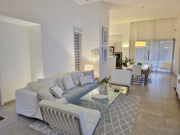 7 Bedroom House
