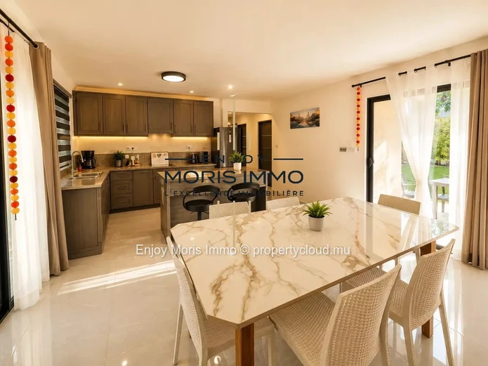 Villa moderne 4 chambres avec piscine | Location longue durée- grand baie