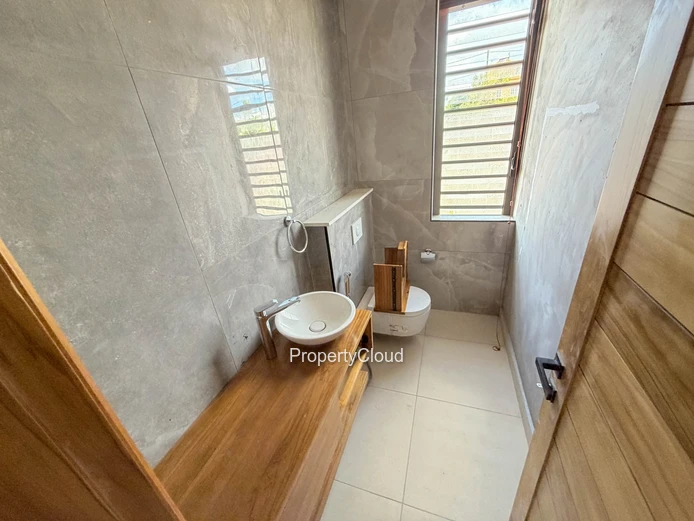 À Louer – Villa De 4 Chambres – Trou Aux Biches
