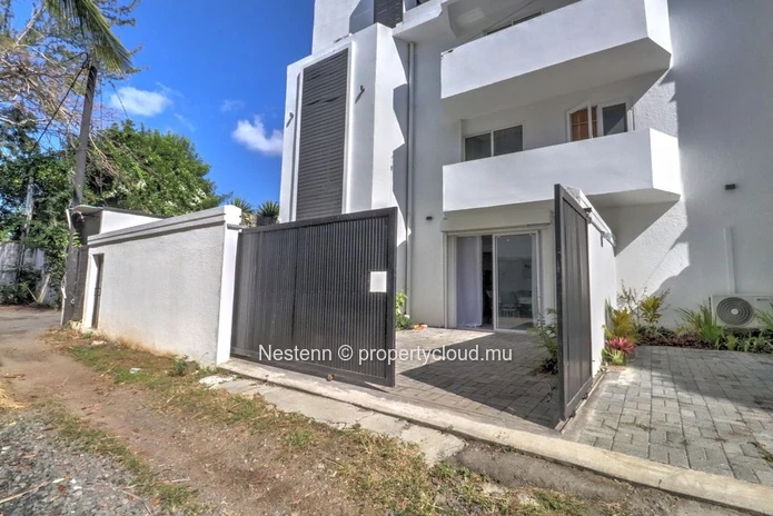 Appartement 2 chambres récemment rénové à louer à Pointe aux Canonniers