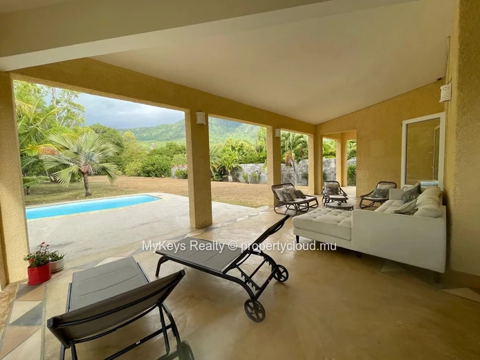 Large Plot – Mountain Views – Peaceful Environment