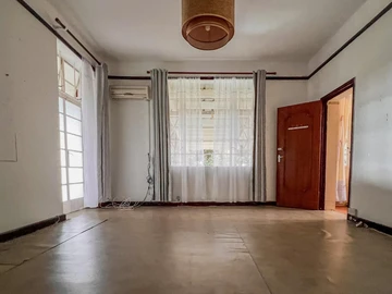 6 Bedroom House