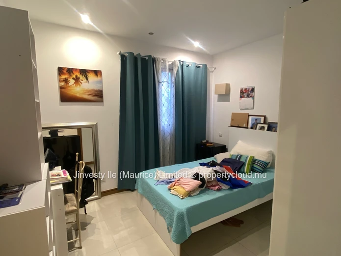Pereybere: 171 m² apartment, 3 bedrooms, two terraces and shared pool