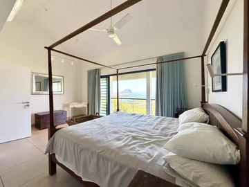 5 Bedroom Villa