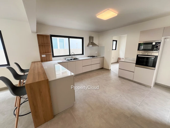 À Vendre - Villa Neuve De 3 Chambres -  Pereybere