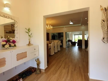 5 Bedroom Villa