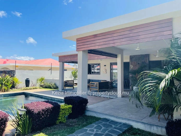 Contemporary Single-Storey Villa (Sole Mandate)