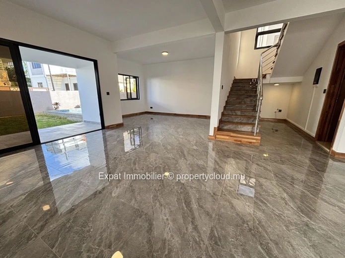 Villa Neuve 4 Chambres Non Meublée Avec Piscine Privée – Vale