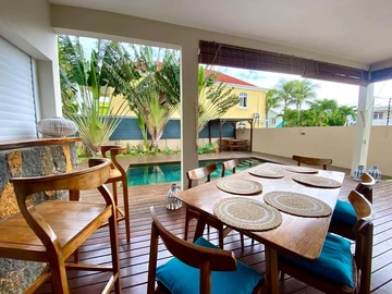 5 Bedroom Villa