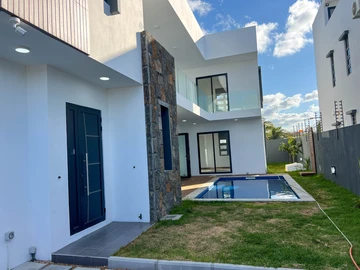 4 Bedroom Villa