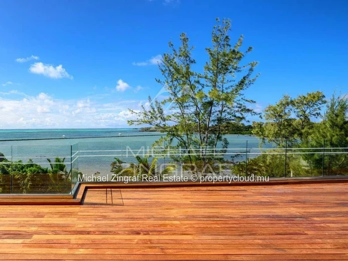 Penthouse d’Exception de 4 Chambres avec Vue Panoramique sur le Lagon à Azuri Golf & Beachfront Village