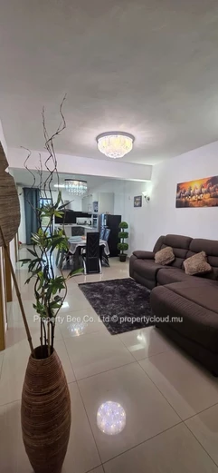 Modern 3 bedroom apartment between Avenues Colombres & Perdrix