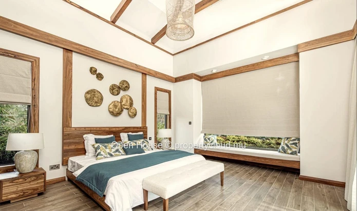 VILLA PDS à vendre à Balaclava, 473m² sur 1671m² terrain, piscine, accessibles aux étrangers.