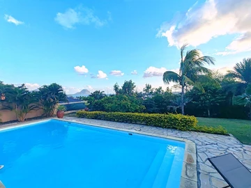 5 Bedroom Villa