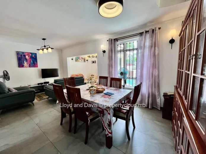 Duplex House with Private Pool in a Secure Residence