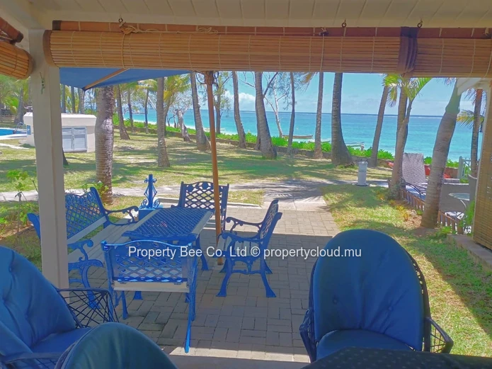 Duplex meublé sur la plage près du lagon