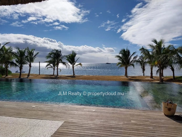 Magnificent apartment for sale in a beachfront resort in Black River, Mauritius