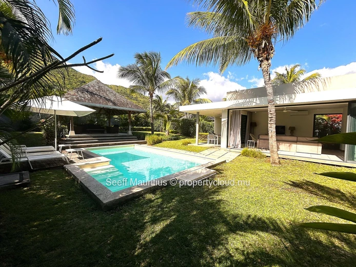 Villa de Luxe à Vendre dans un Domaine Sécurisé