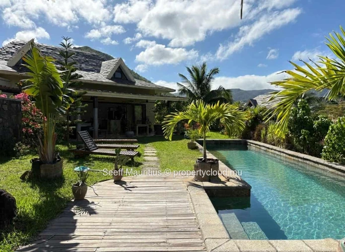Tranquil Single-Storey Villa Surrounded by Nature